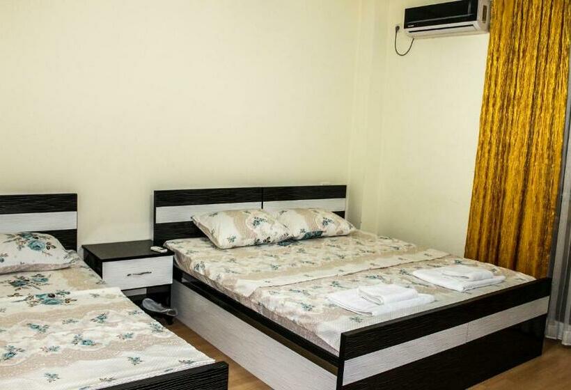 اتاق استاندارد سه نفره, Eurasia