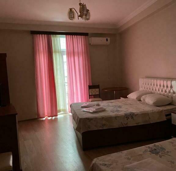 اتاق استاندارد سه نفره, Eurasia