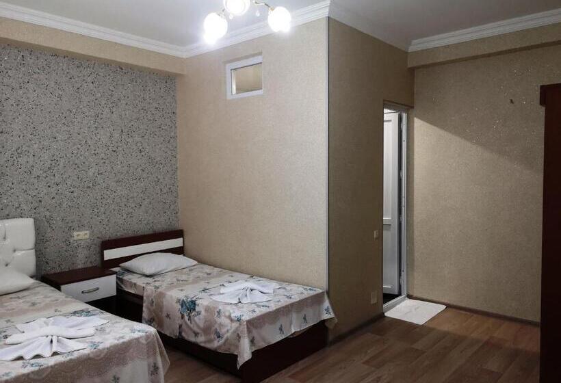 اتاق راحتی سه تخته, Eurasia