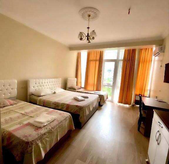 اتاق خانوادگی, Eurasia