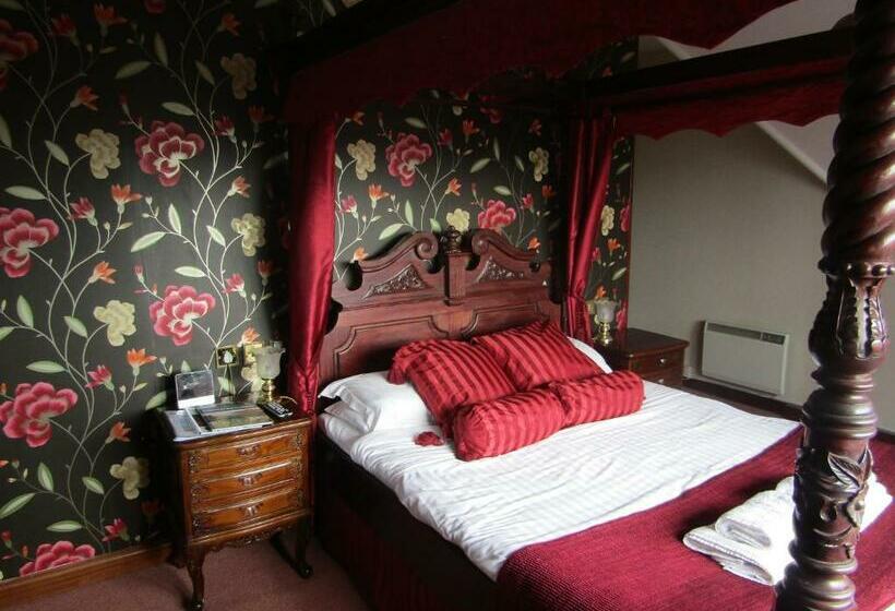 غرفة عائلية, Hunters Lodge