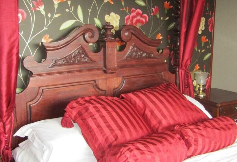 غرفة عائلية, Hunters Lodge