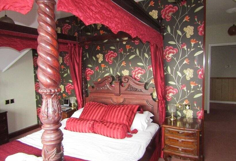 غرفة عائلية, Hunters Lodge