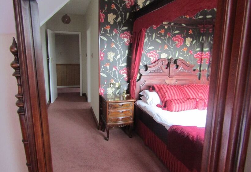 غرفة عائلية, Hunters Lodge