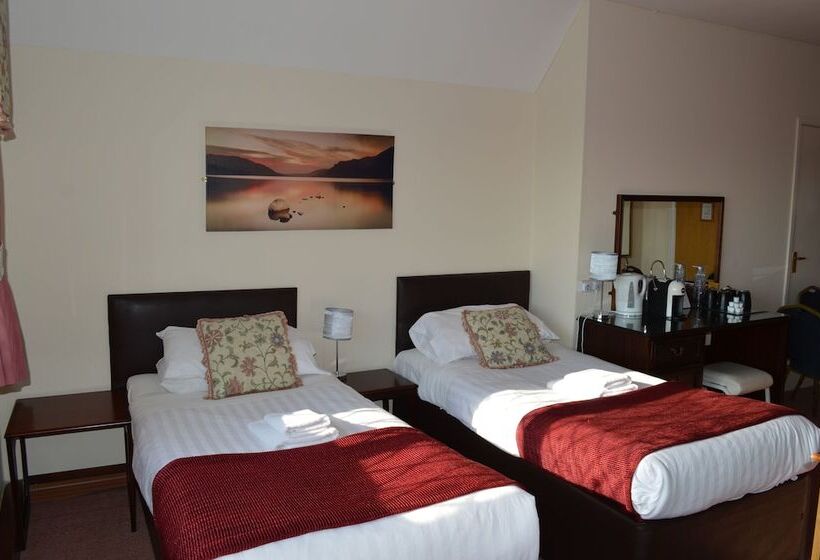 غرفة عائلية, Hunters Lodge