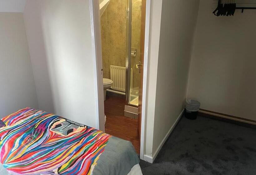 غرفة قياسية, Hunters Lodge