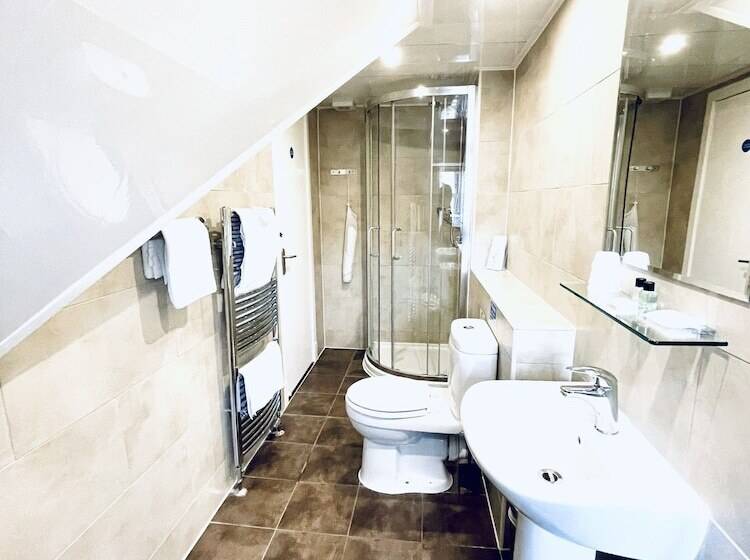 기본룸, Invergarry