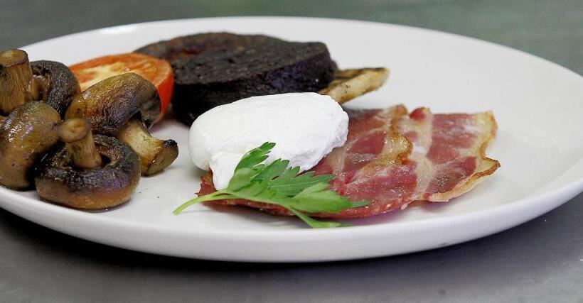 스탠다드 룸 더블 침대, Invergarry