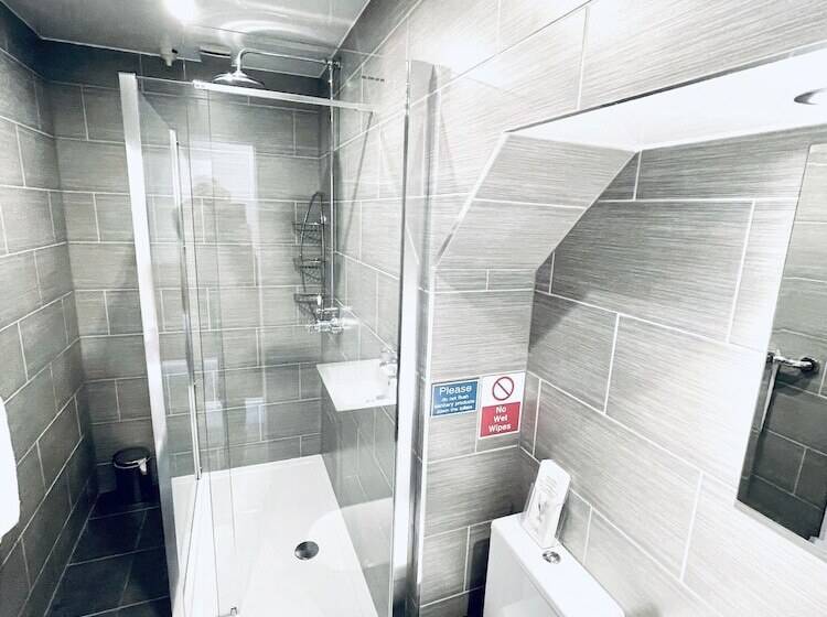 스탠다드 룸, Invergarry