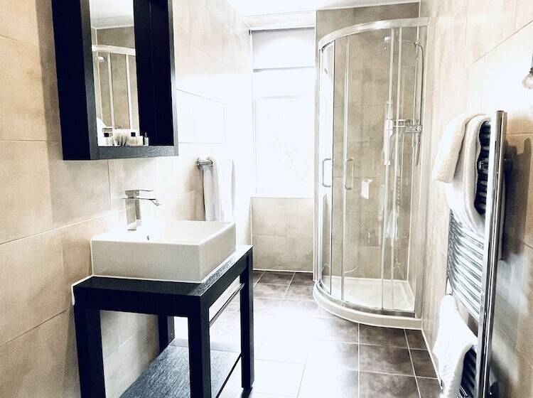 스탠다드 룸 킹사이즈 침대, Invergarry