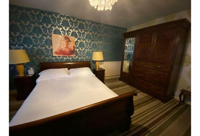 4인용 스탠다드 룸, Lamphey Hall
