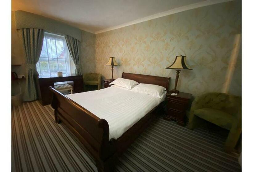 标准间, Lamphey Hall