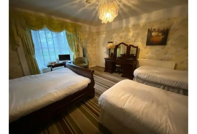 スタンダード４人部屋, Lamphey Hall