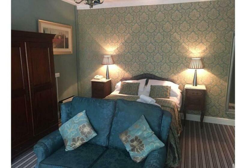 标准间, Lamphey Hall