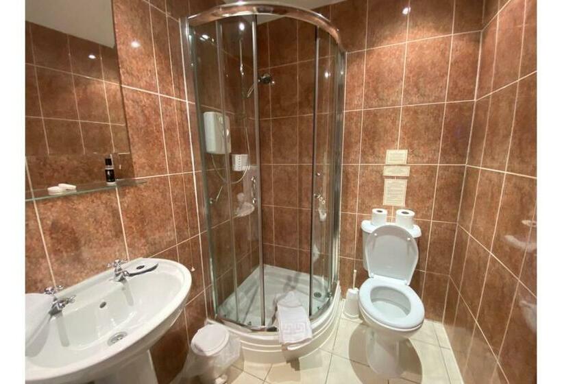 标准间, Lamphey Hall