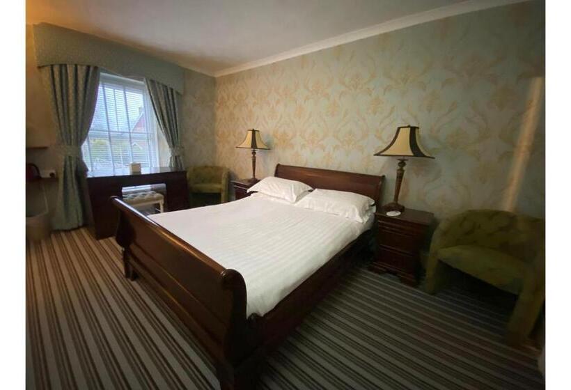 基本间, Lamphey Hall