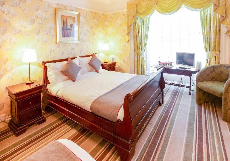 四人标准间, Lamphey Hall