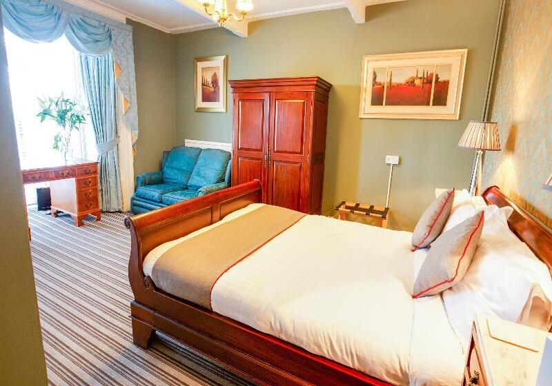 标准间, Lamphey Hall