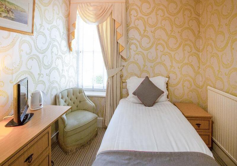 标准单人间, Lamphey Hall