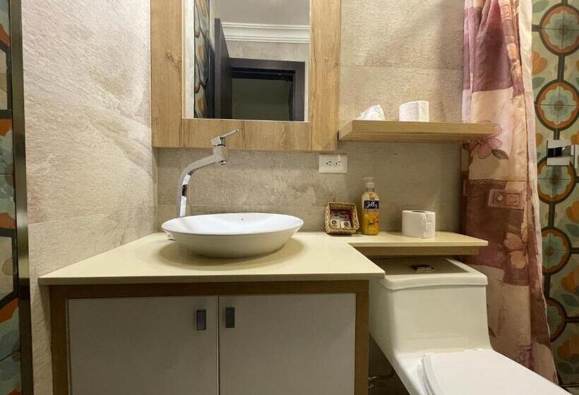 수피리어 룸, Shalom