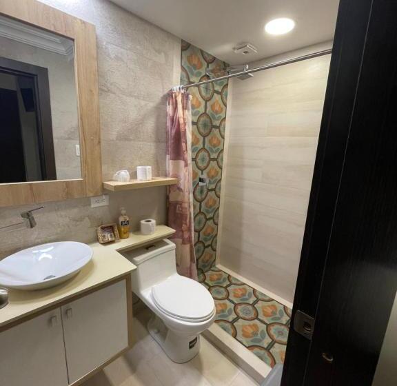 수피리어 룸, Shalom