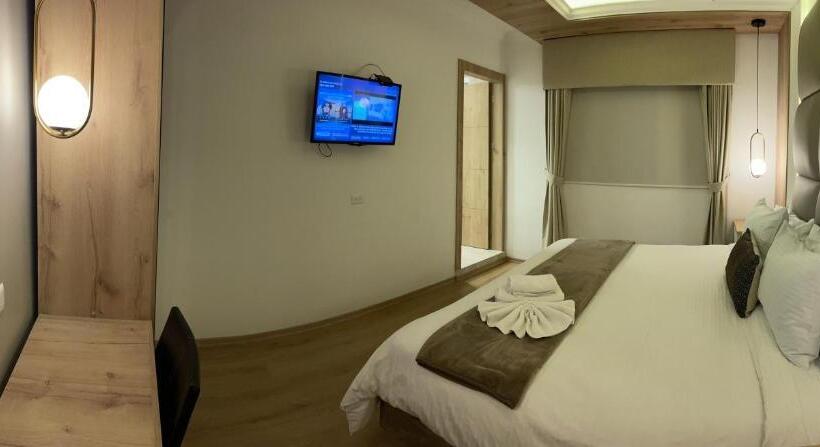 디럭스 룸, Shalom