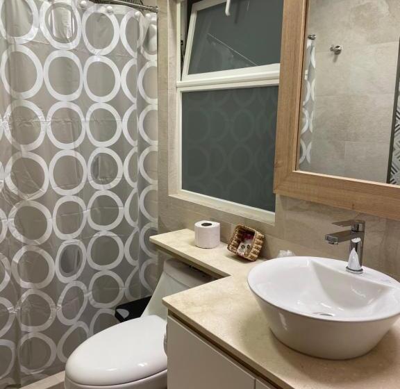 디럭스 룸, Shalom