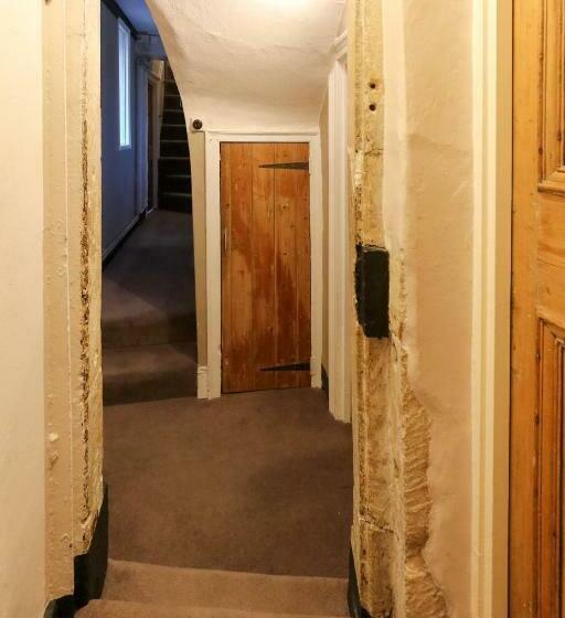 スタンダードルーム, The Ancient Gatehouse & Rugantino Restaurant