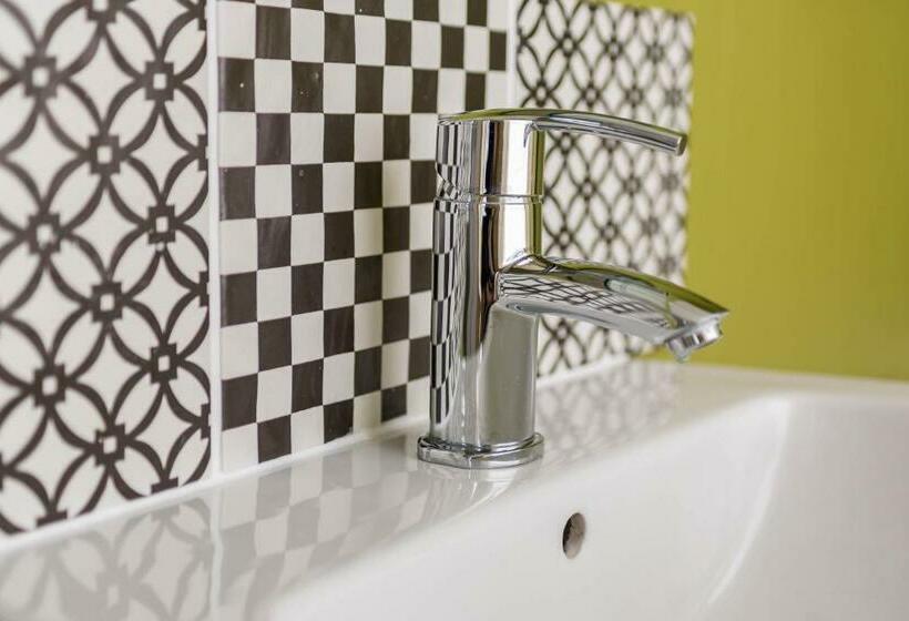 クラシックルーム, The Ancient Gatehouse & Rugantino Restaurant