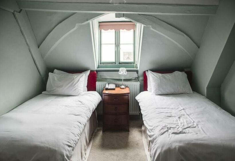 חדר קלאסי, The Ancient Gatehouse & Rugantino Restaurant