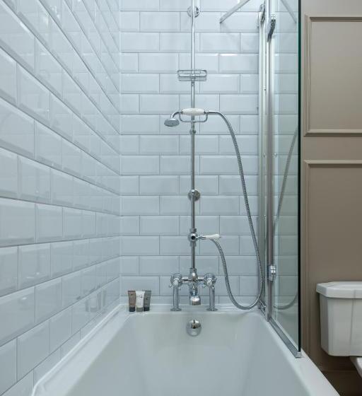 家庭海景房, The Burlington