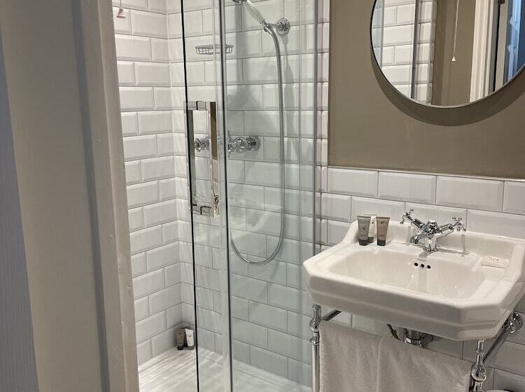 Номер Стандарт, The Burlington