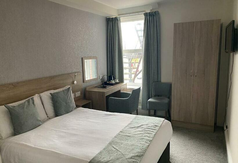 חדר סטנדרט, The Clarendon