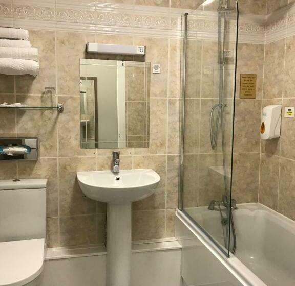 חדר סטנדרט, The Clarendon