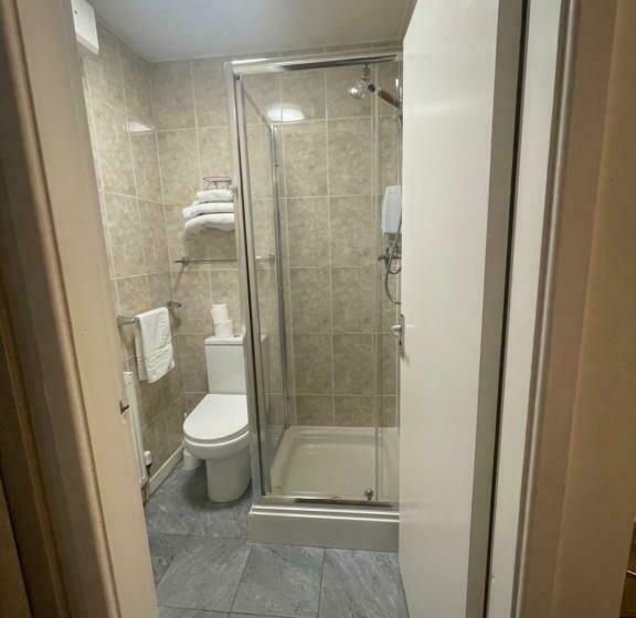 חדר סטנדרט יחיד, The Clarendon