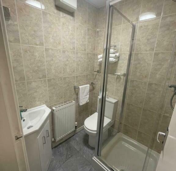 חדר סטנדרט יחיד, The Clarendon