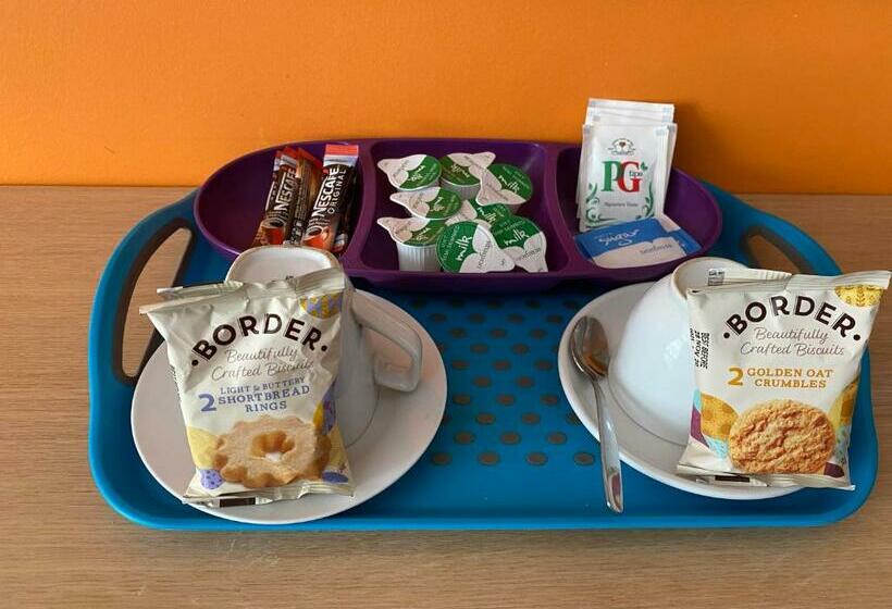 חדר סטנדרט לשלושה, The Earl Of Derby