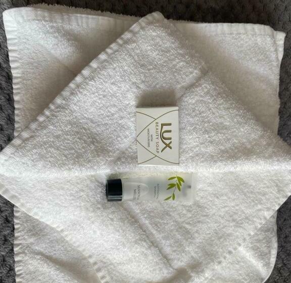 חדר סטנדרט לשלושה, The Earl Of Derby