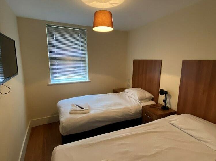 スタンダードルーム, Wendover Arms