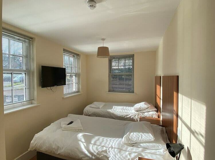 スタンダードルーム, Wendover Arms