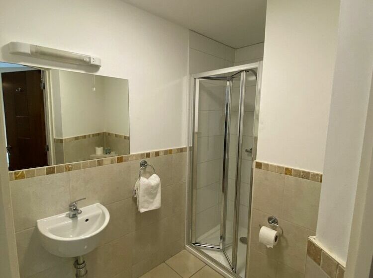 スタンダードルーム, Wendover Arms