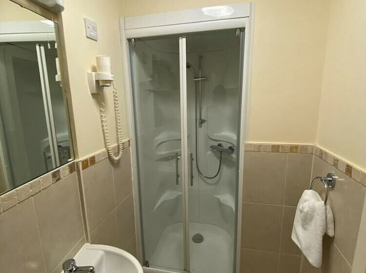 スタンダードルーム, Wendover Arms