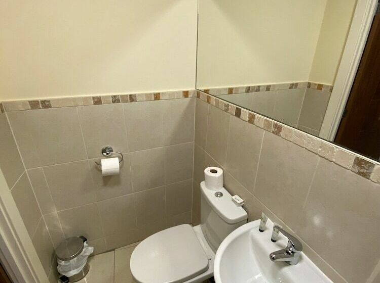 スタンダードルーム, Wendover Arms