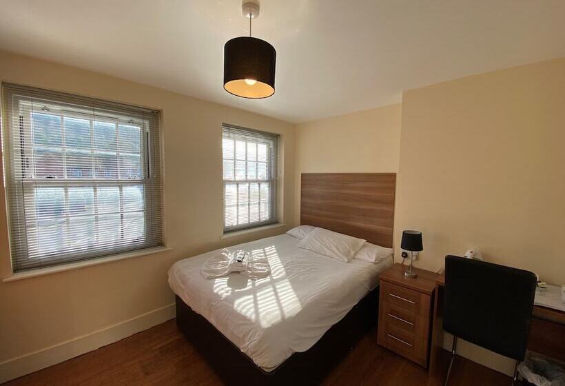 スタンダードルーム, Wendover Arms