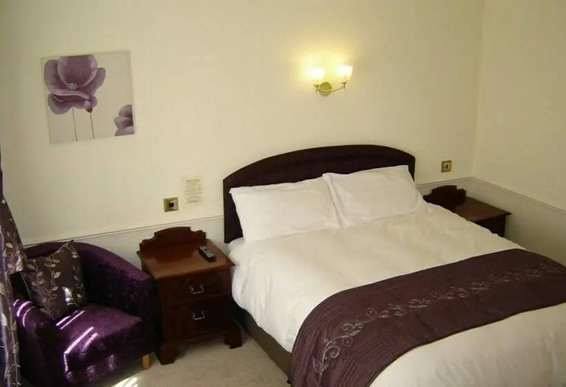 Perhehuone, Midgley Lodge & Golf Course