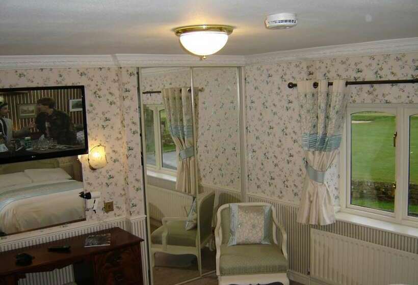 Номер Стандарт, Midgley Lodge & Golf Course