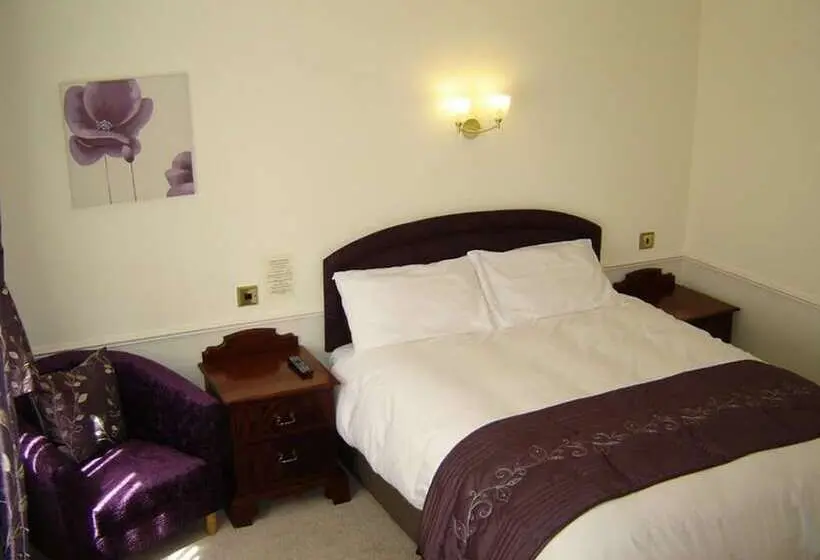 Perhehuone, Midgley Lodge & Golf Course