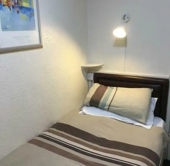 バスルーム共有のシングルスタンダード, Redbeck Motel