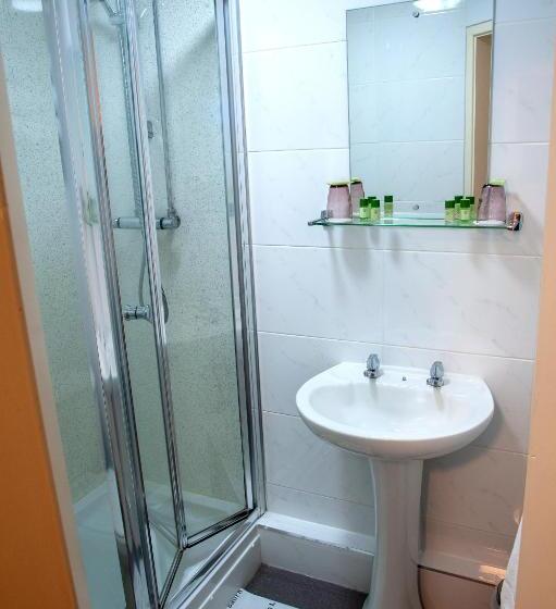 家庭间, Redbeck Motel