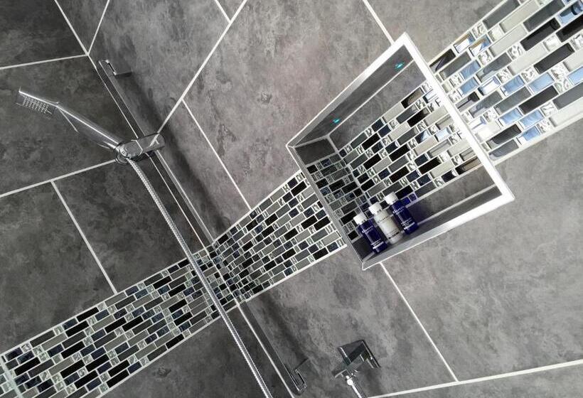 سوییت, The 25 Boutique B&b   Adults Only